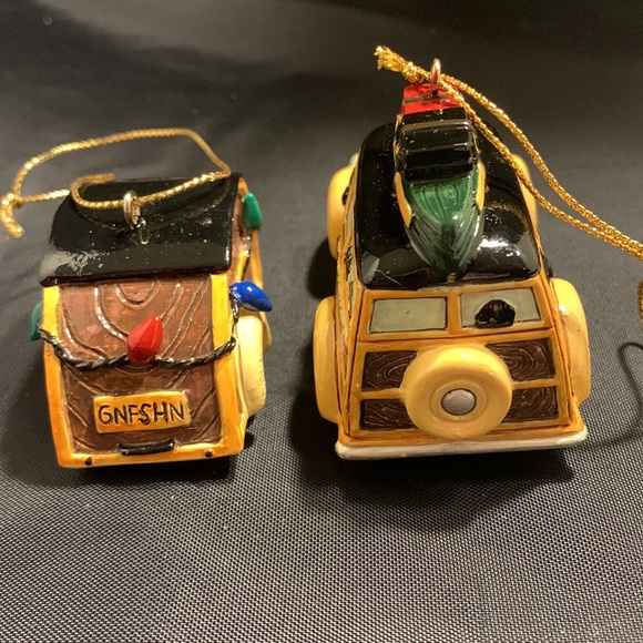 🎄Christmas Woodie & Travel Trailer Ornaments (Set of 2) - Picture 4 of 13